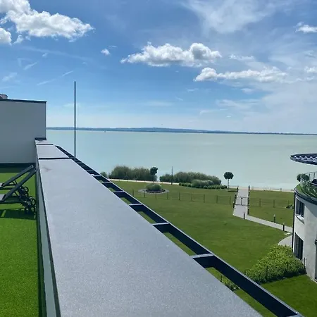 Royal Martin's * كيستاي