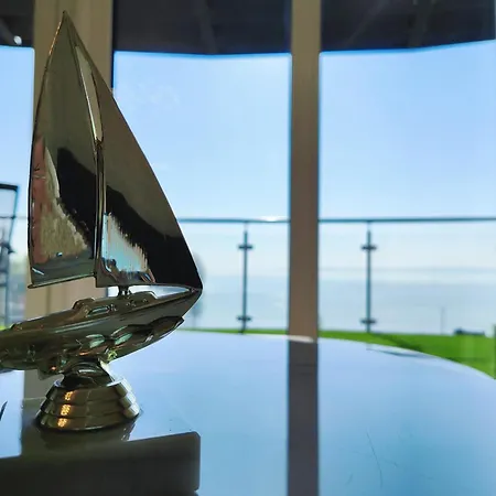 Διαμέρισμα Royal Martin's *